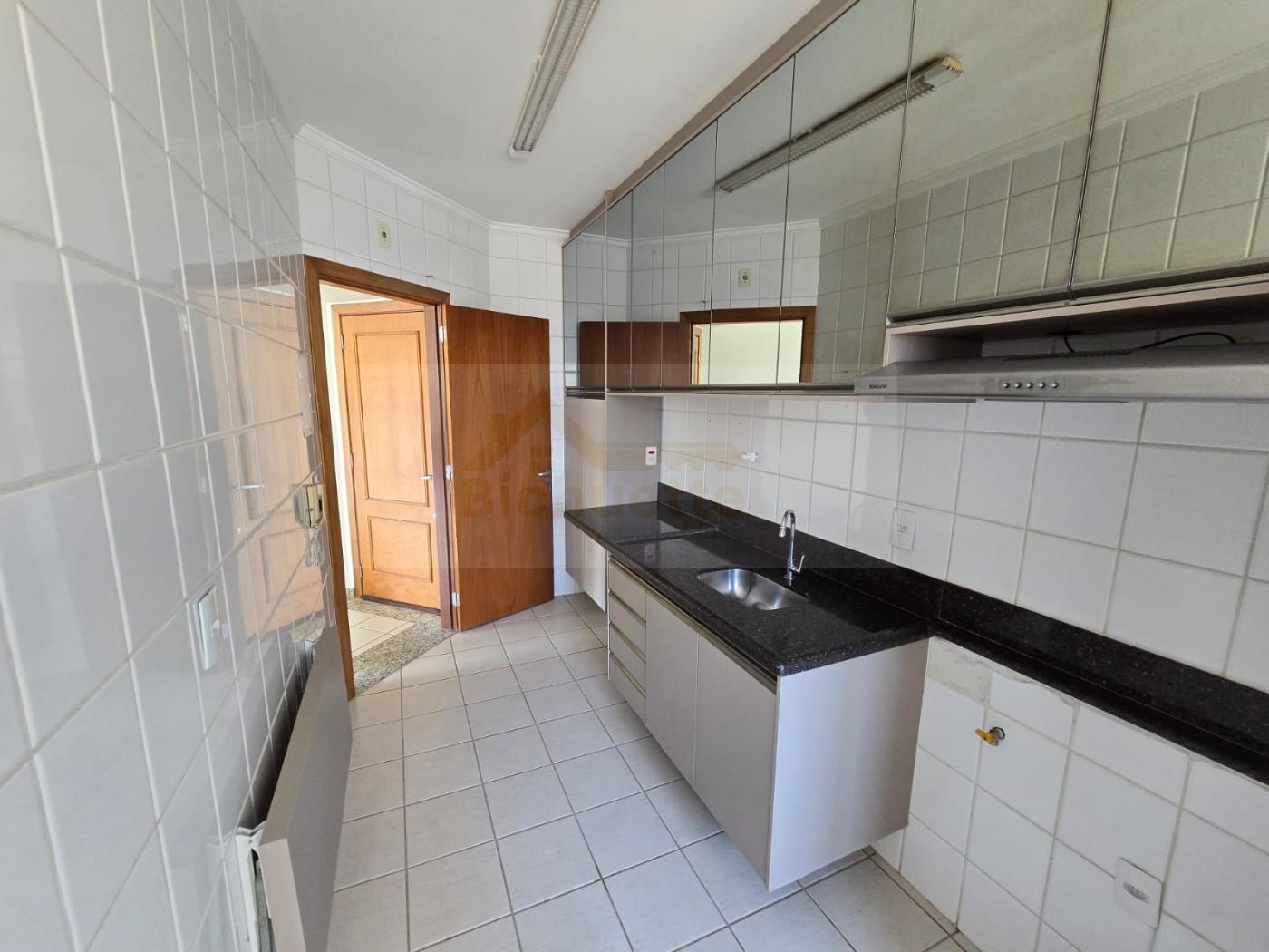 Apartamento à venda com 2 quartos, 72m² - Foto 1